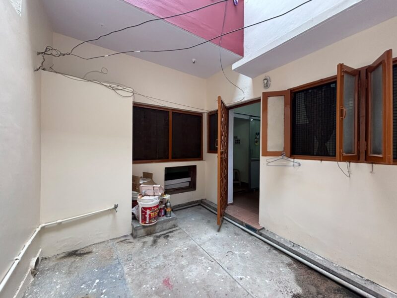 Cozy 1 BHK in a Prime Location