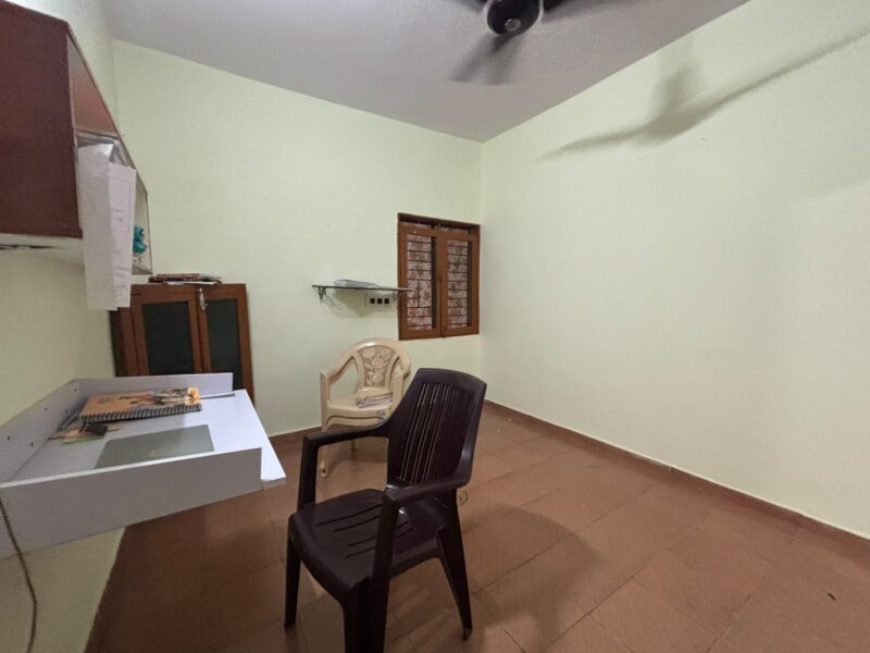 Cozy 1 BHK in a Prime Location