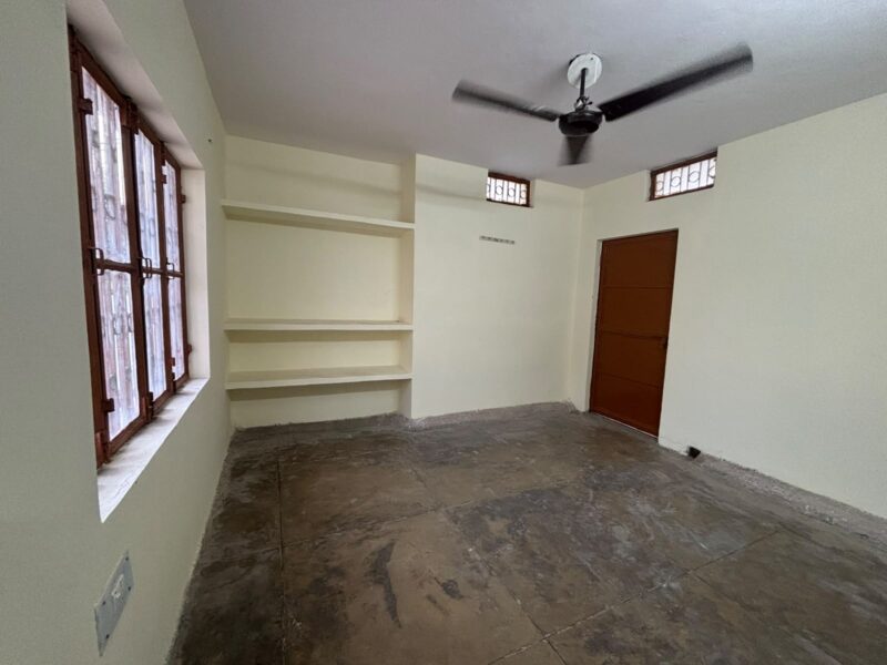 Neat 3 Rooms set with Kitchen & Terrace