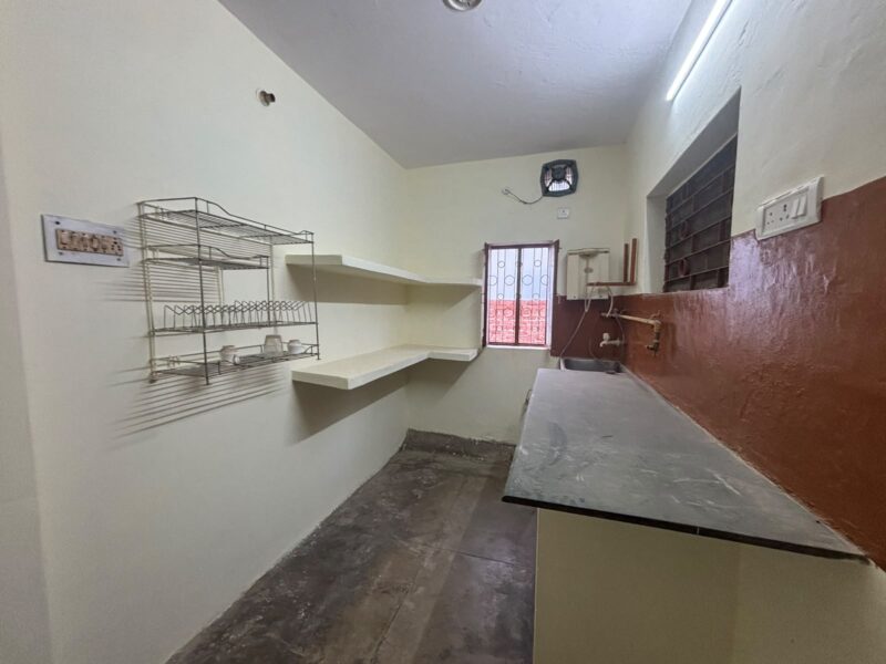 Neat 3 Rooms set with Kitchen & Terrace