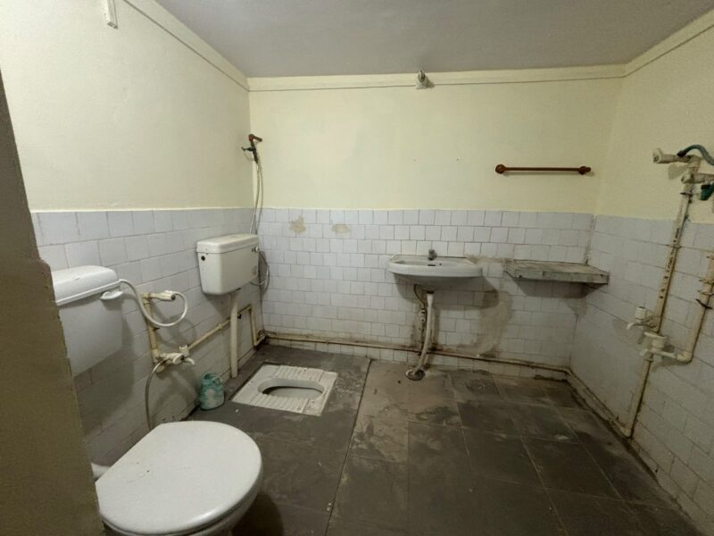 Neat 3 Rooms set with Kitchen & Terrace