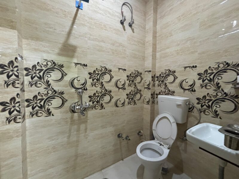 2-Room Rental for 2 Girls – Ready to Move In