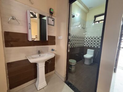 1 RK Rental – Suitable for 2 People Only