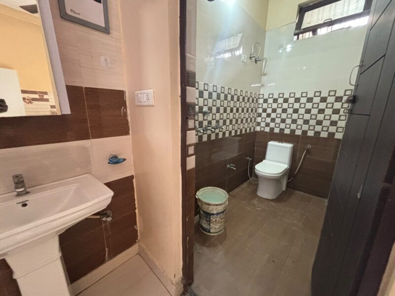 1 RK Rental – Suitable for 2 People Only