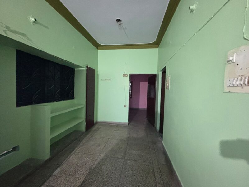 Comfortable 3 Room Set in Indira Nagar