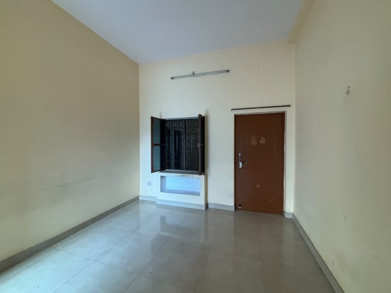 Well-Maintained 2-Room Set – Book Now