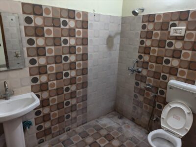 Spacious 2 BHK for Rent in Aliganj