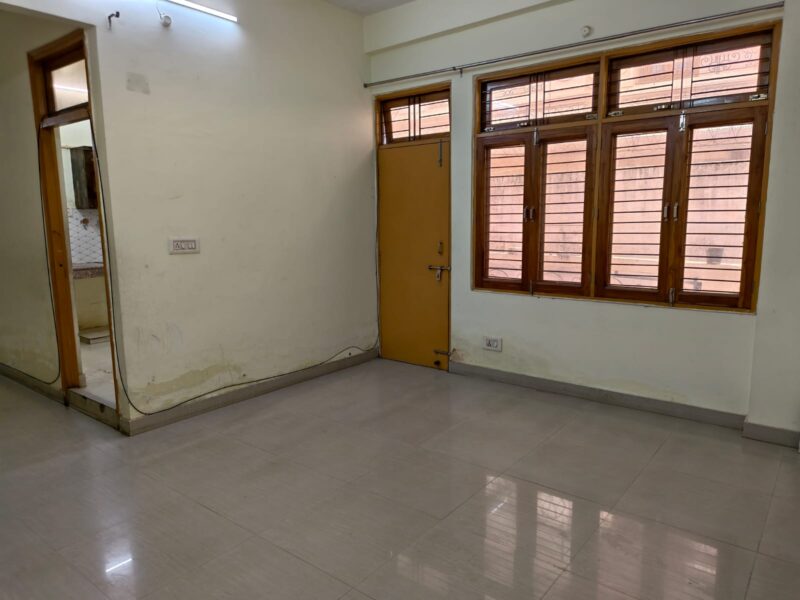Spacious 2 BHK for Rent in Aliganj