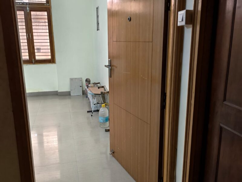 Spacious 2 BHK for Rent in Aliganj