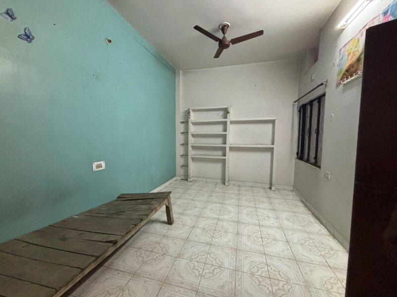 Comfortable 2 Room Set Available