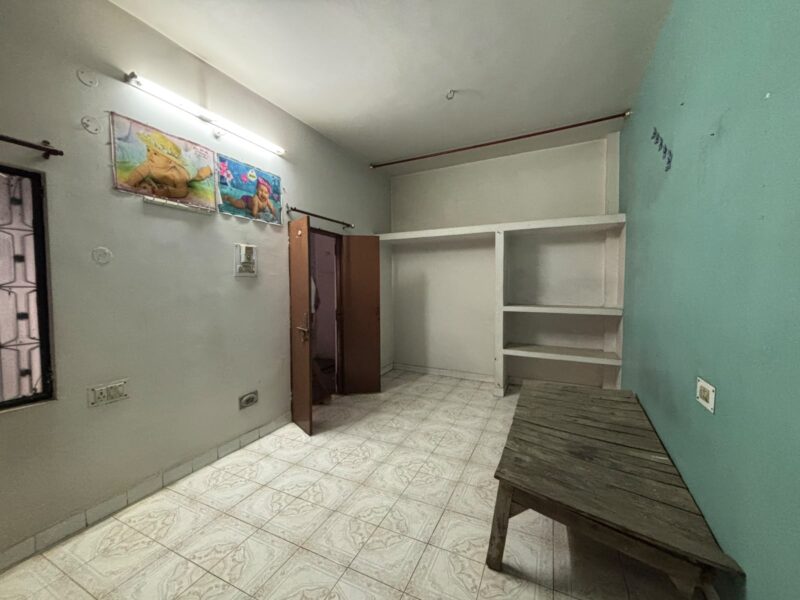 Comfortable 2 Room Set Available