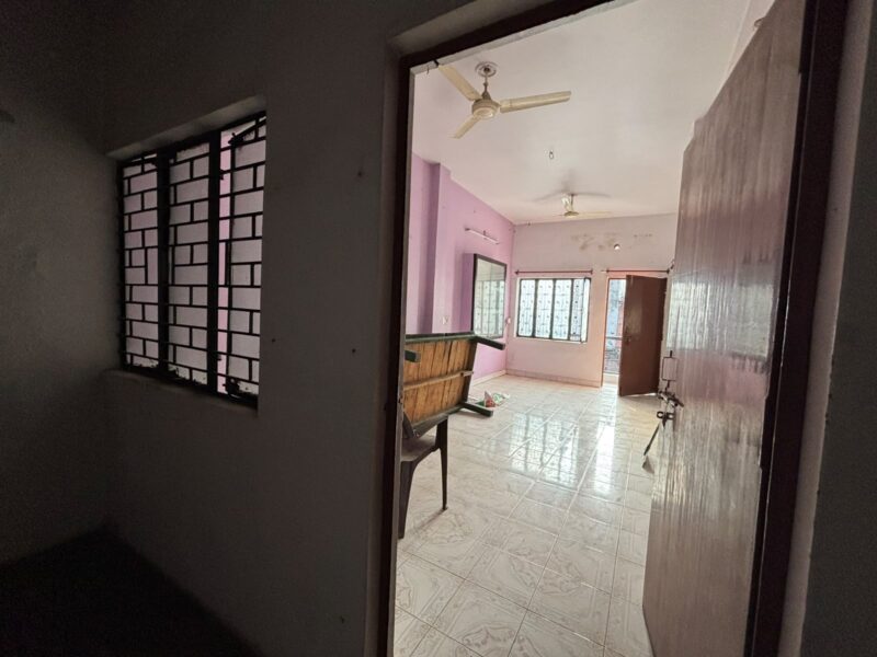 Comfortable 2 Room Set Available