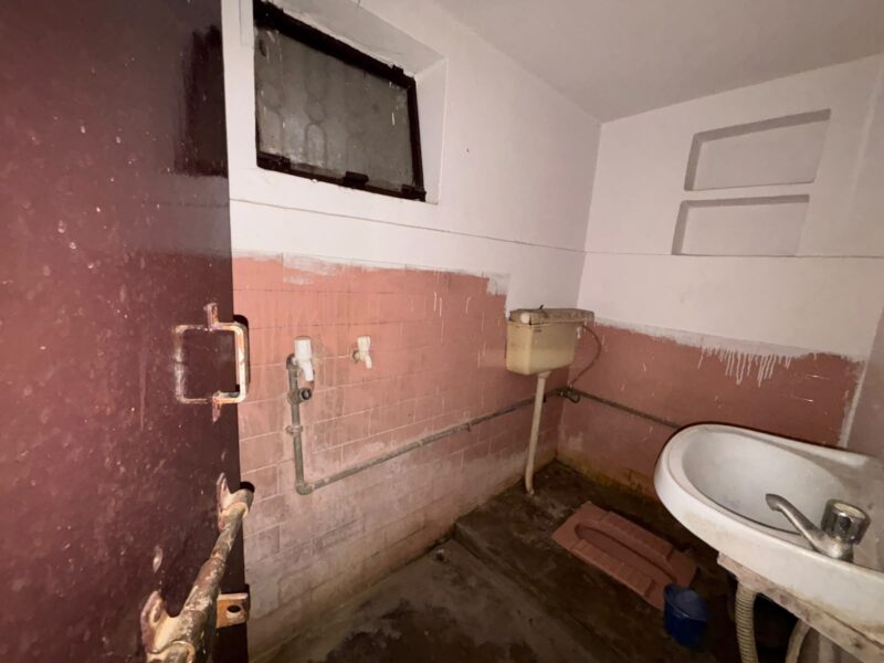 Well-Maintained Two Room Set