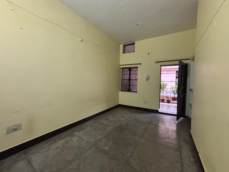 Well-Maintained Two Room Set