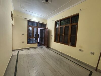 Well-Maintained 2-Room Set Available