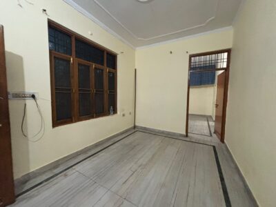 Well-Maintained 2-Room Set Available