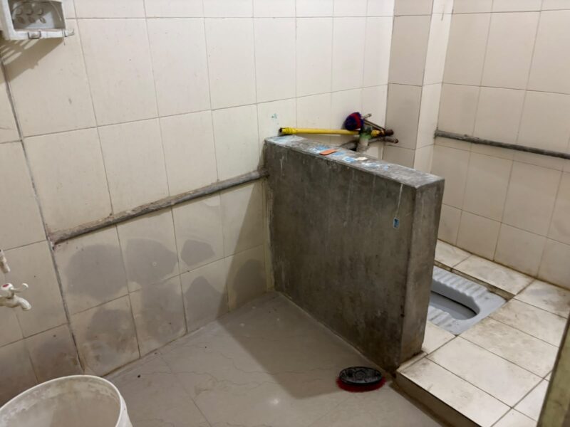 One room with kitchen