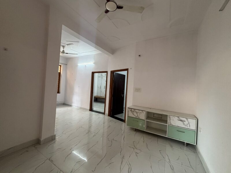 2BHK Floor – for rent