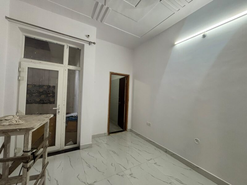 2BHK Floor – for rent