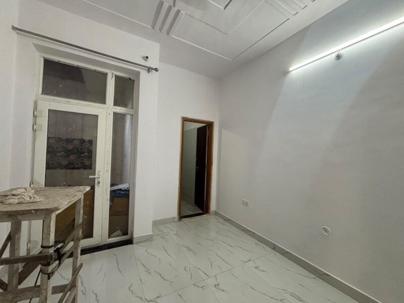 2BHK Floor – for rent