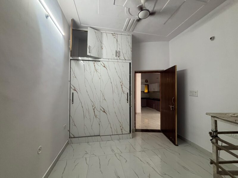 2BHK Floor – for rent
