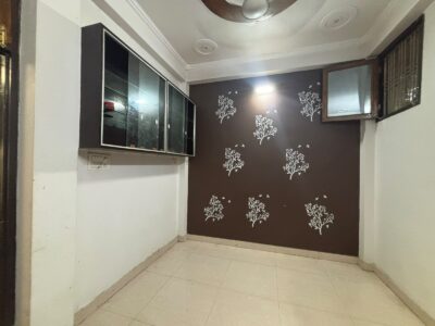 Well-Maintained 3 Room Set Available