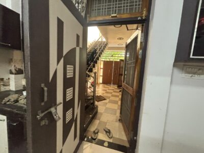 Well-Maintained 3 Room Set Available
