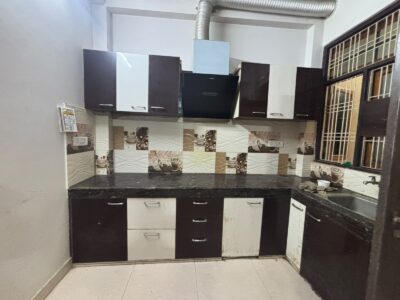 Well-Maintained 3 Room Set Available