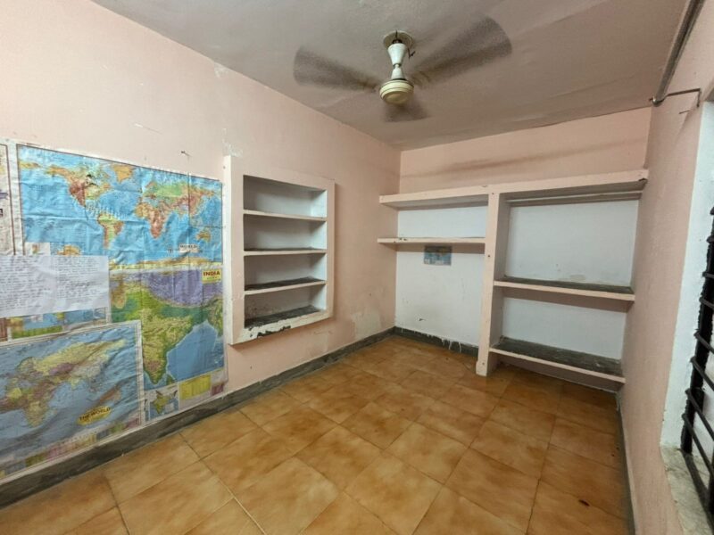 2 room set in prime location