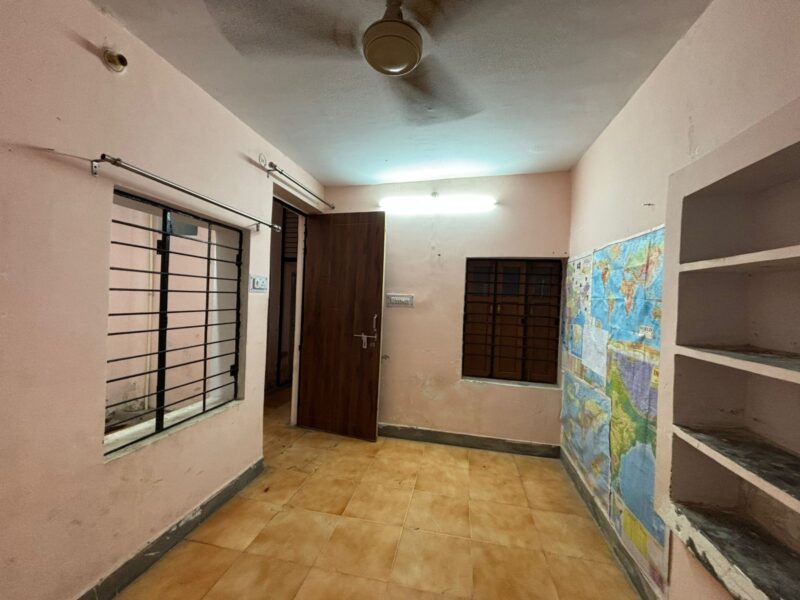 2 room set in prime location
