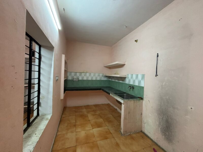 2 room set in prime location