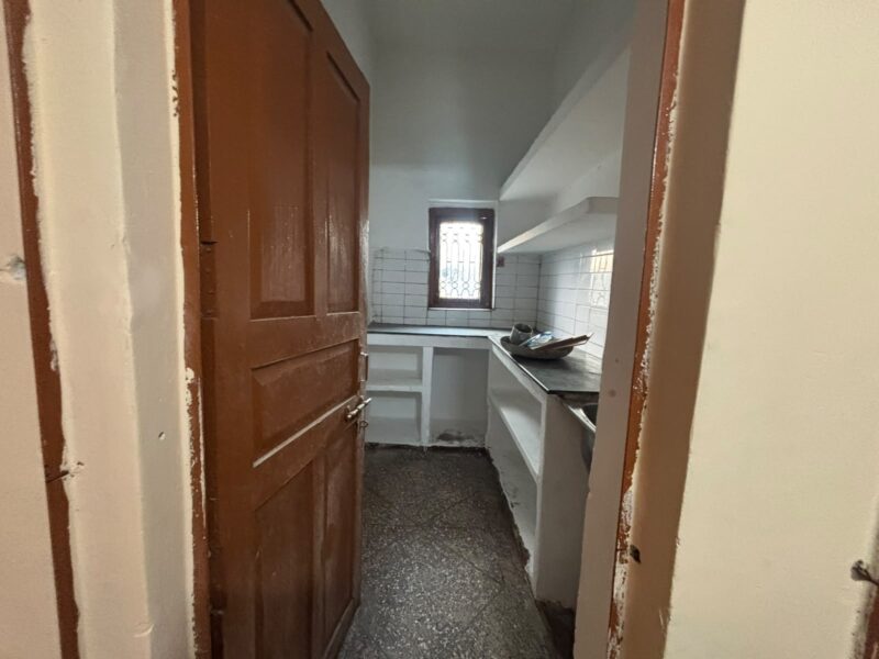 2 Room Set available – Ready to Move In