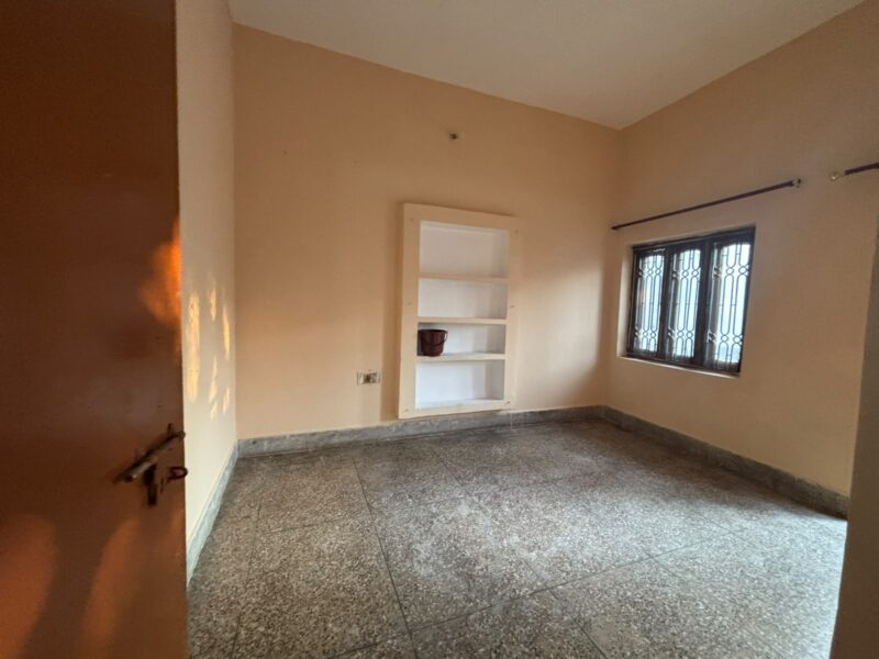 2 Room Set available – Ready to Move In