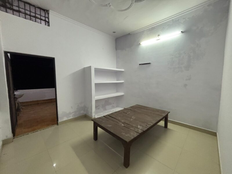 1BHK Home in a Well-Connected Area