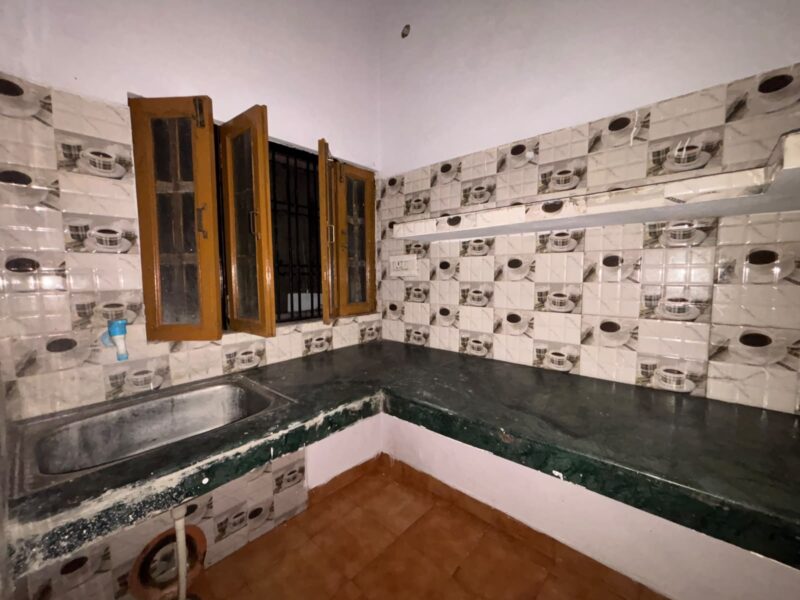 1BHK Home in a Well-Connected Area