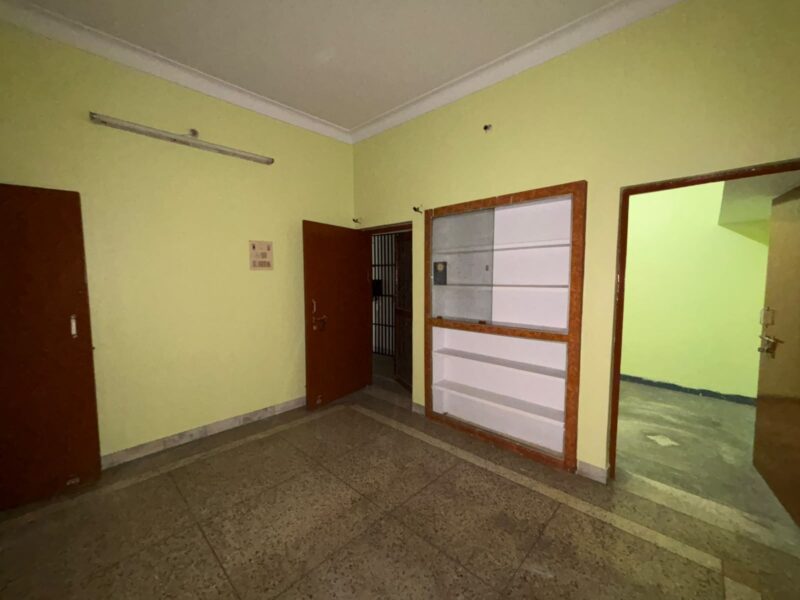 Well Maintained 2 BHK Flat for Rent