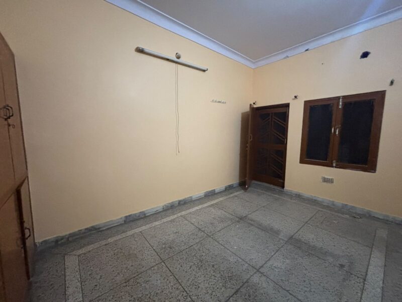 Well Maintained 2 BHK Flat for Rent