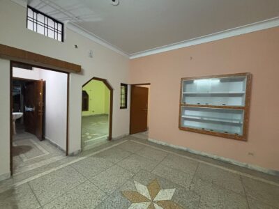 Well Maintained 2 BHK Flat for Rent