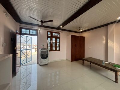 Affordable & Spacious 1 RK Room for Rent | Prime Location