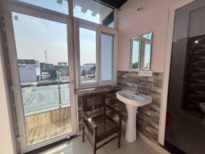 Affordable & Spacious 1 RK Room for Rent | Prime Location