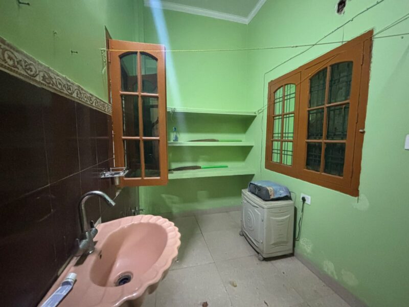 Well-Ventilated 2 BHK Flat