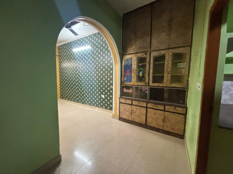 Well-Ventilated 2 BHK Flat