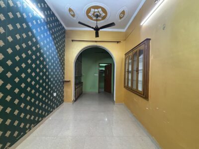 Well-Ventilated 2 BHK Flat